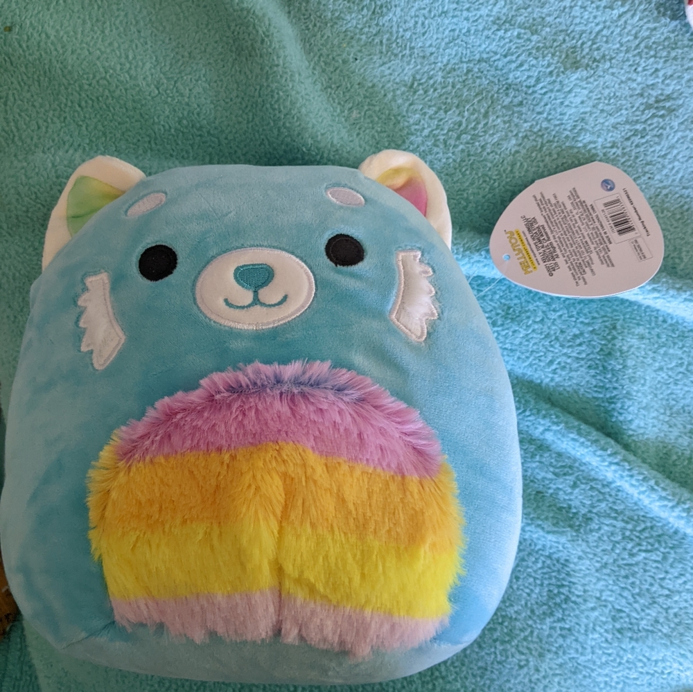BNWT Vanessa squishmallow 8in red panda